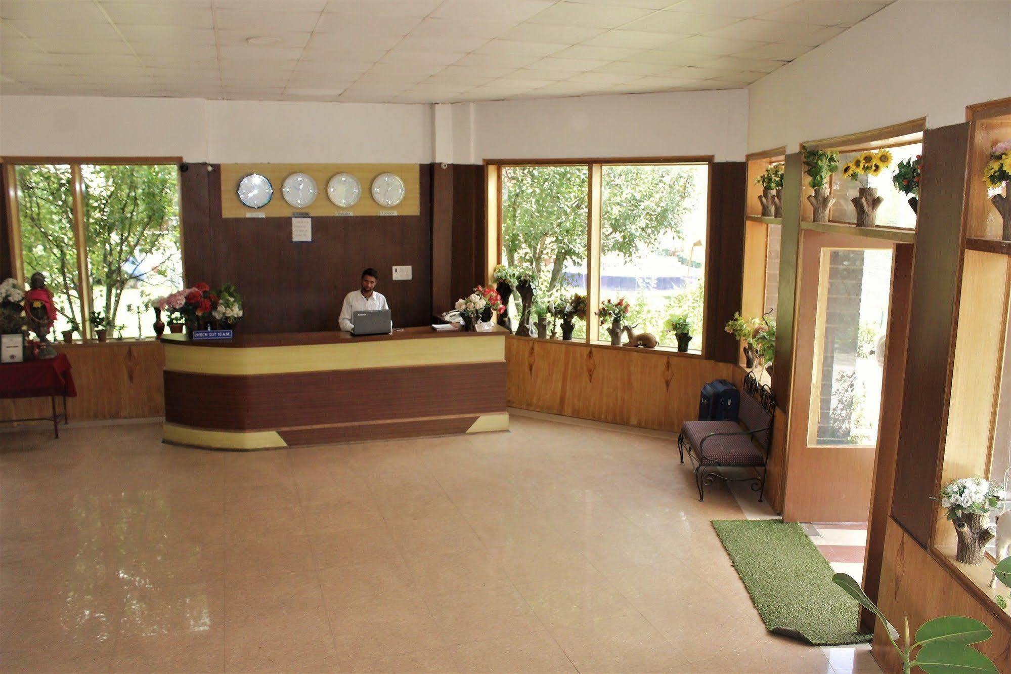 Hilltone Resorts & Spa Manali  Bagian luar foto